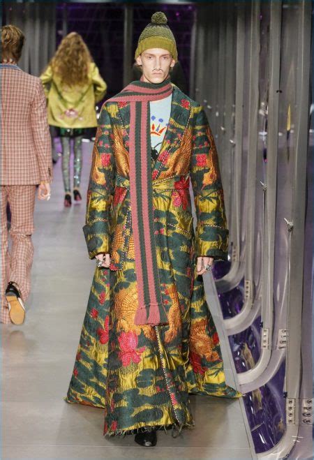 replica gucci 2017 fall men's|Gucci Fall 2017 Menswear Collection .